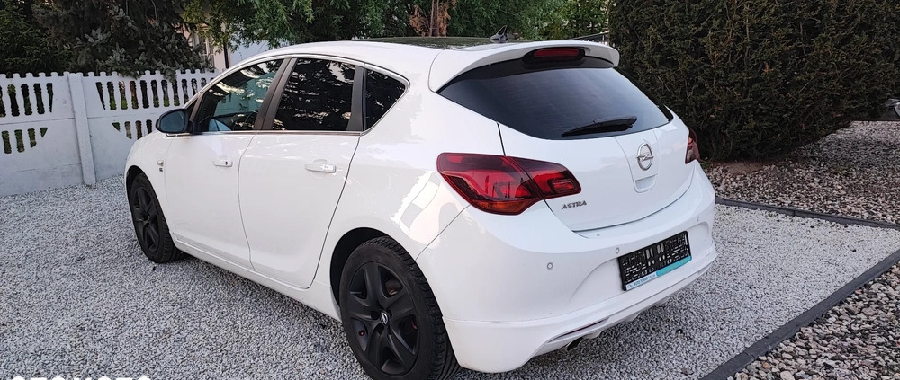 Opel Astra cena 29900 przebieg: 217100, rok produkcji 2013 z Wschowa małe 254